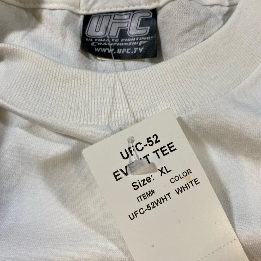 UFC 52 - XL T-shirt & Trilogy DVD - Chuck Liddell v. Randy Couture 2 - 2005 - Picture 7 of 13